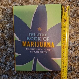 📚 3/$20 The Little Book of Marijuana